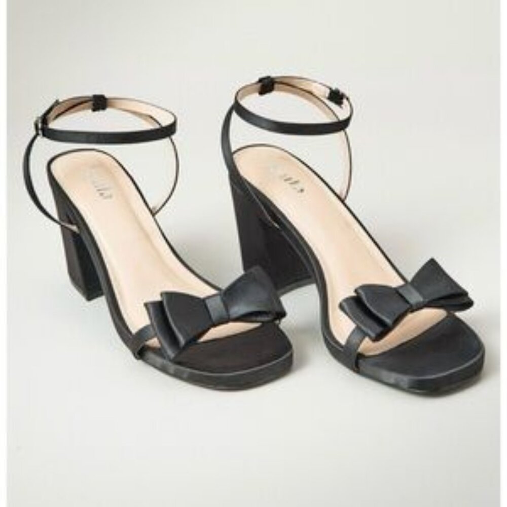 Bow heels